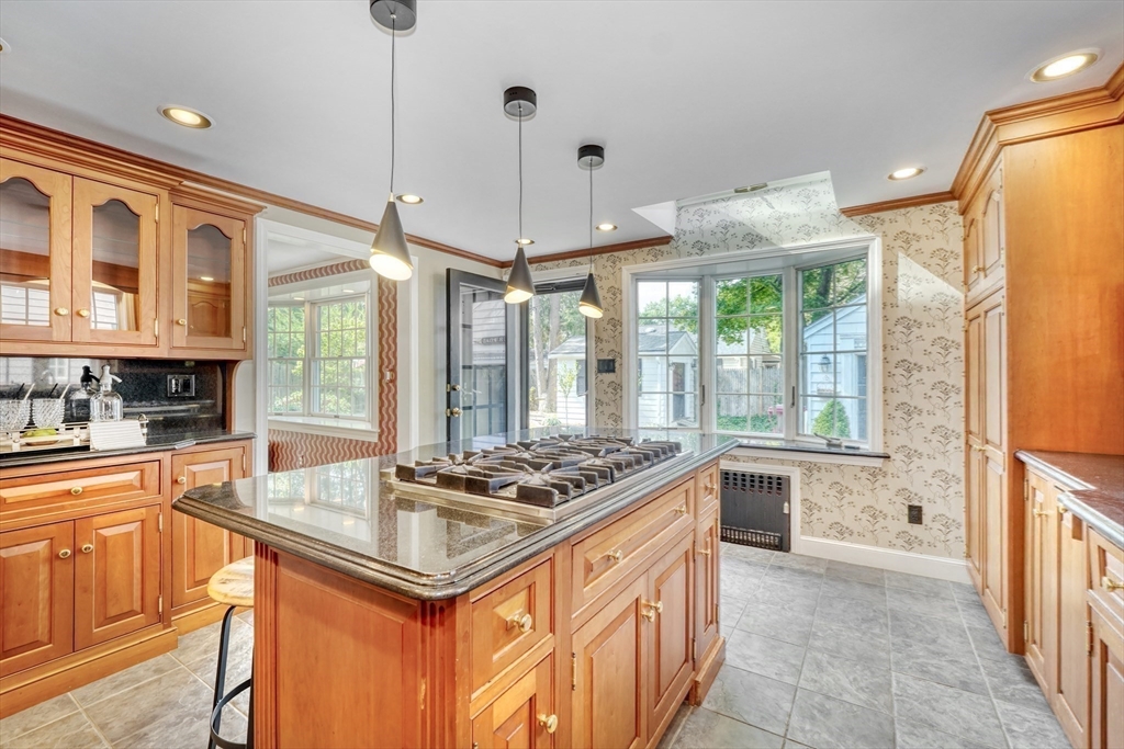 46 Country Club Road Melrose, MA 02176 - Photo 14 of 41