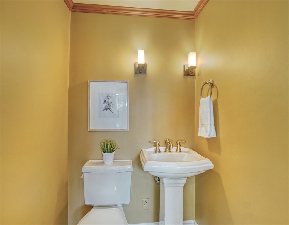 46 Country Club Road Melrose, MA 02176 - Photo 18 of 41