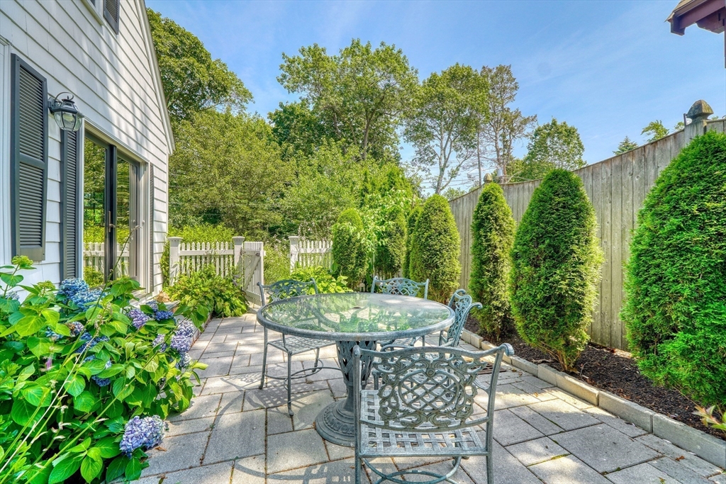 46 Country Club Road Melrose, MA 02176 - Photo 36 of 41
