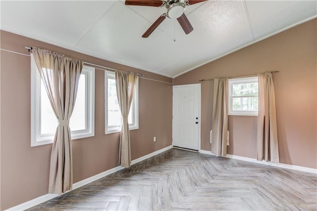 355 Brand Road Southwest Loganville, GA 30052 - Photo 20 of 51