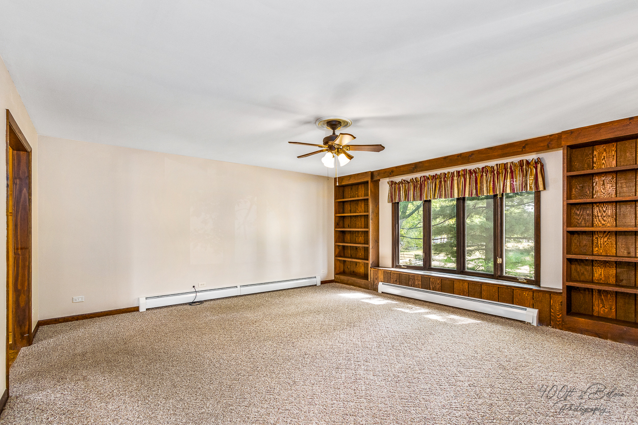 8701 Clark Road Richmond, IL 60071 - Photo 4 of 28