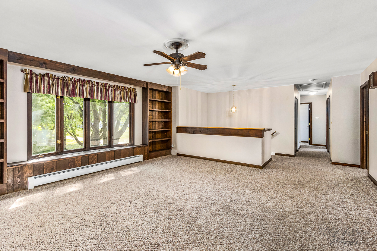 8701 Clark Road Richmond, IL 60071 - Photo 5 of 28
