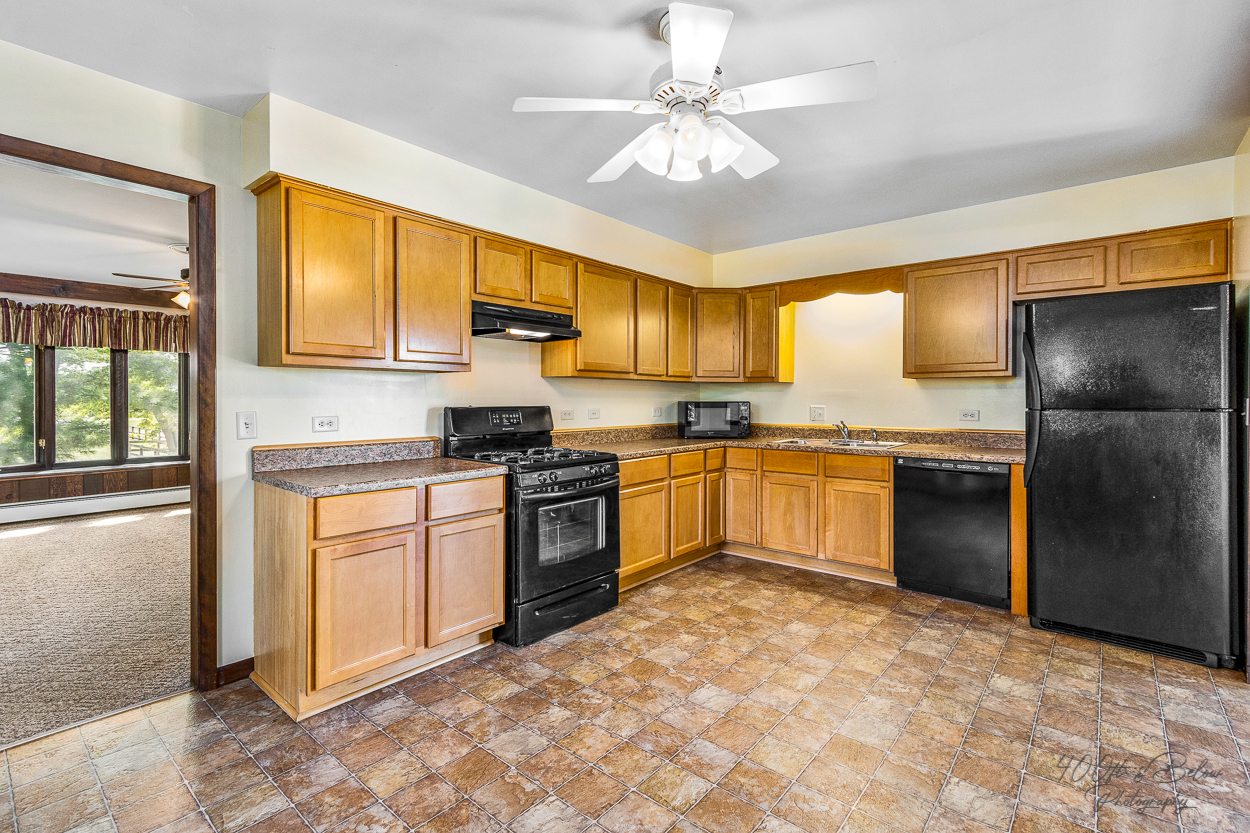 8701 Clark Road Richmond, IL 60071 - Photo 6 of 28