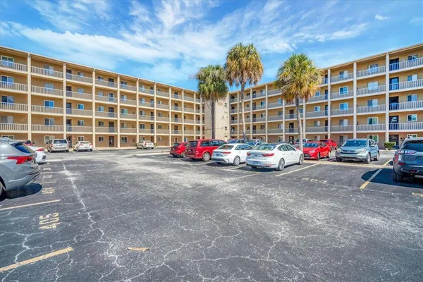 $94,900 | 3661 Lake Bayshore Drive, Unit 507J, Bradenton, FL 34205