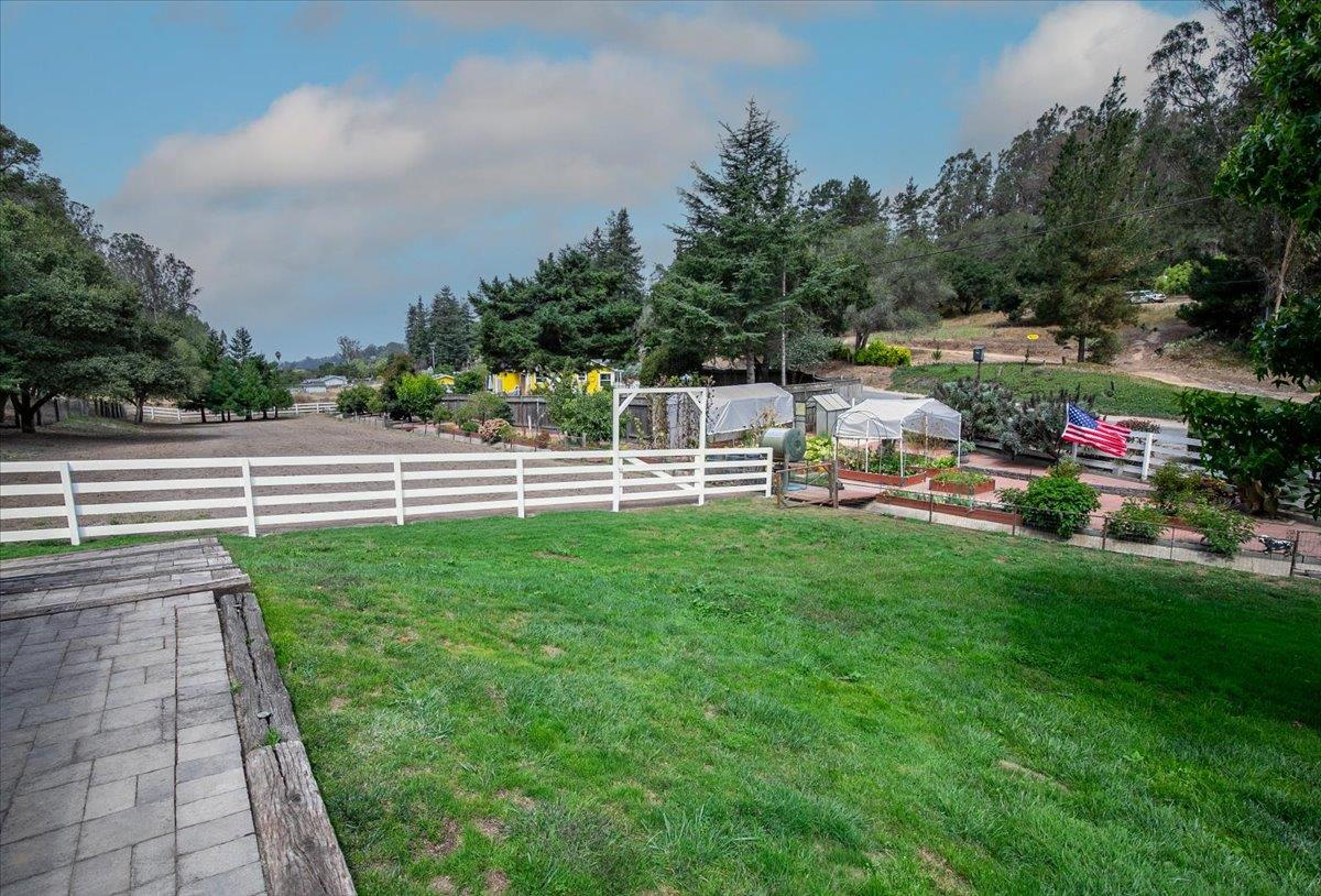 800 Lewis Road Watsonville, CA 95076 - Photo 6 of 60 Gallery Image 6