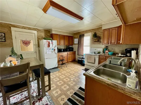 $189,900 | 247 Clinton Street, Lockport City, NY 14094