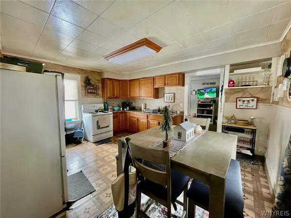 $189,900 | 247 Clinton Street, Lockport City, NY 14094