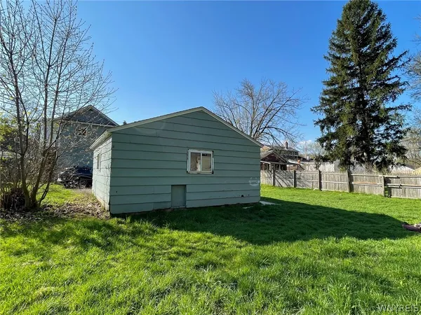 $189,900 | 247 Clinton Street, Lockport City, NY 14094