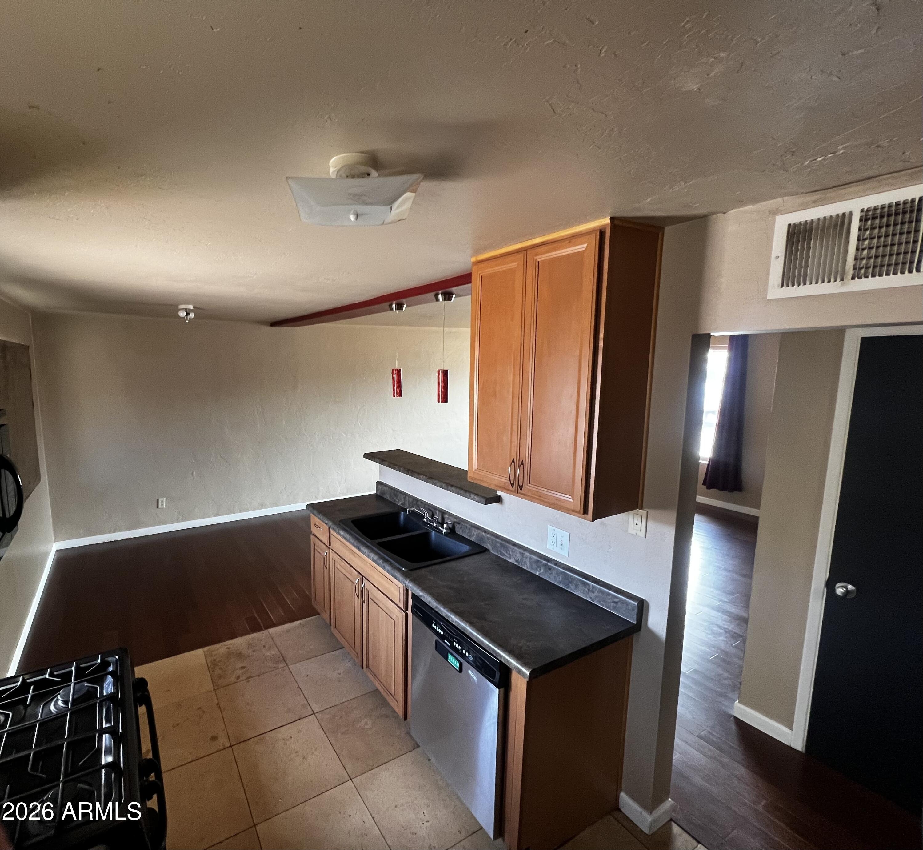 101 East Monte Way Phoenix, AZ 85042 - Photo 9 of 21 IMG_7806