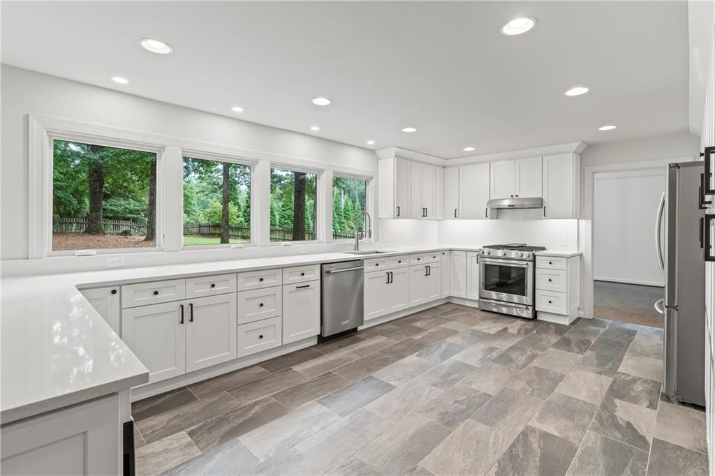 7632 Auden Trail Atlanta, GA 30350 - Photo 6 of 46