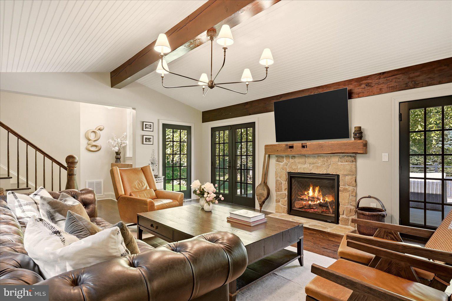 19233 Blue Ridge Mountain Road Bluemont, VA 20135 - Photo 34 of 118 Main-Level Living Room