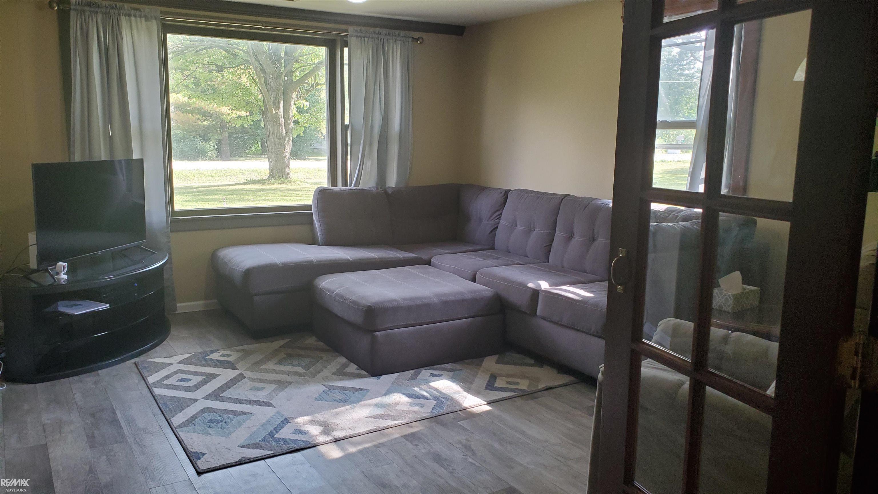 4450 Wall Road Port Huron, MI 48060 - Photo 5 of 45 50091315-4.JPG