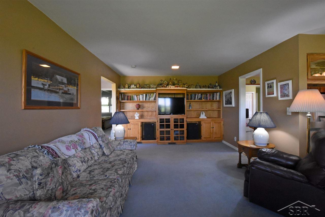 7150 Pierce Road Freeland, MI 48623 - Photo 7 of 29 31324397-6.JPG