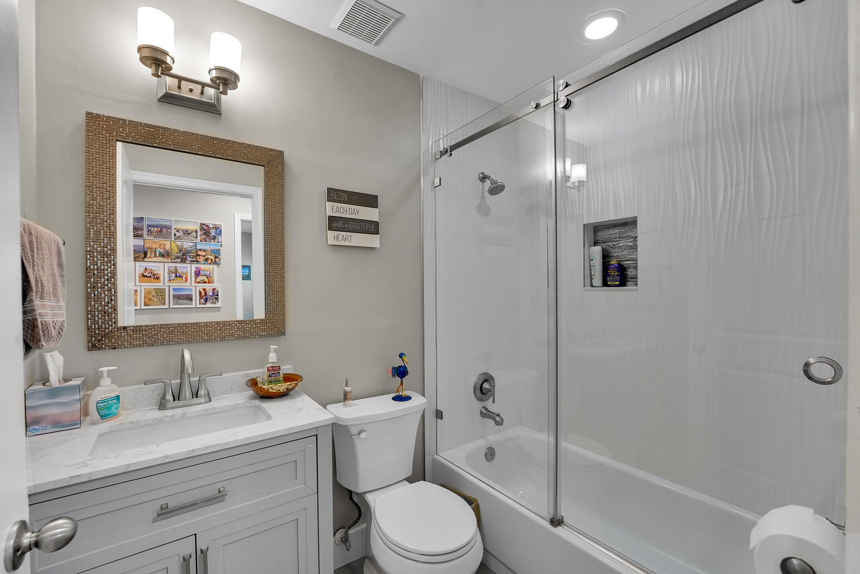 7917 Travelers Tree Drive Boca Raton, FL 33433 - Photo 26 of 53 Guest Bathroom