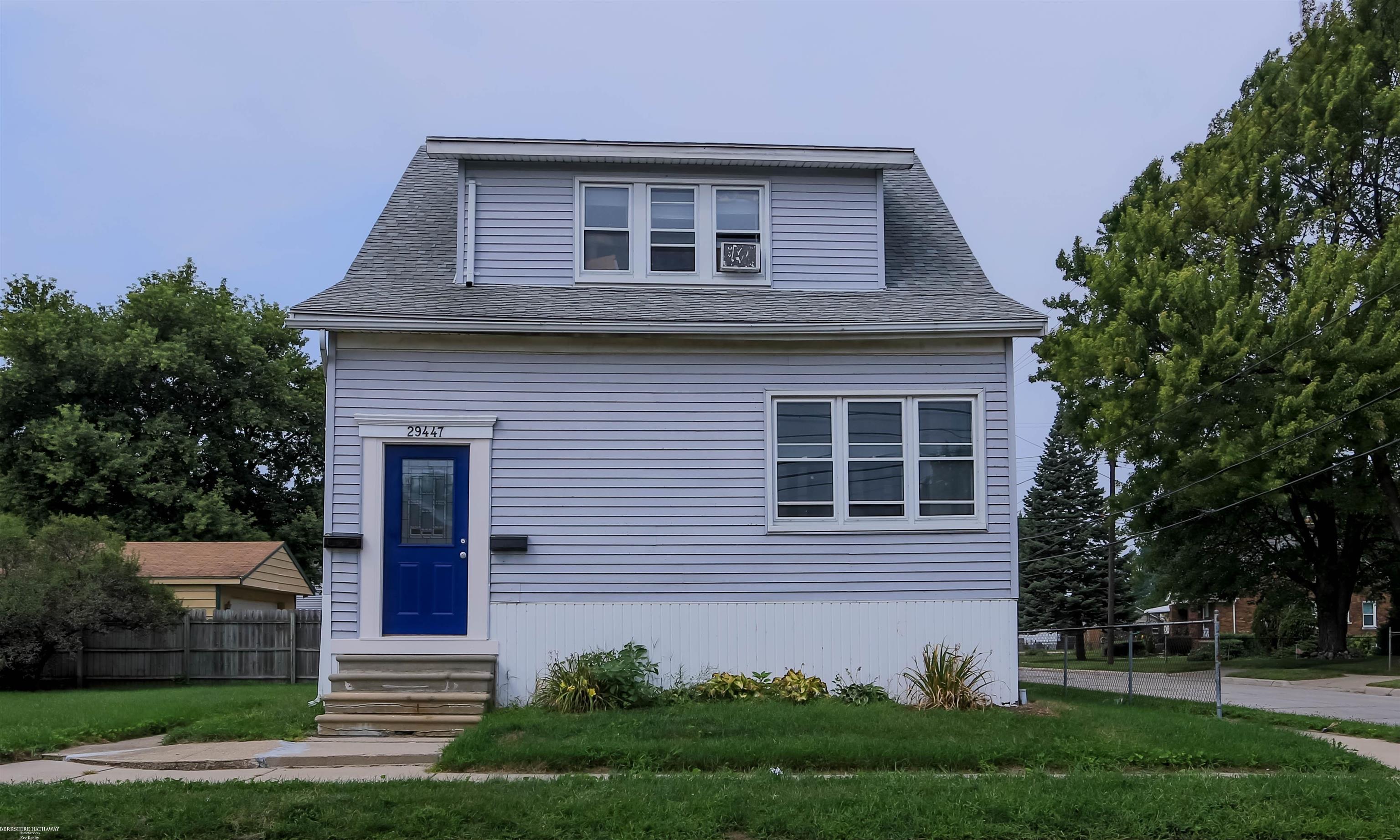 29447 Kelly Road, Unit APARTMENT A Roseville, MI 48066 - Photo 2 of 41
