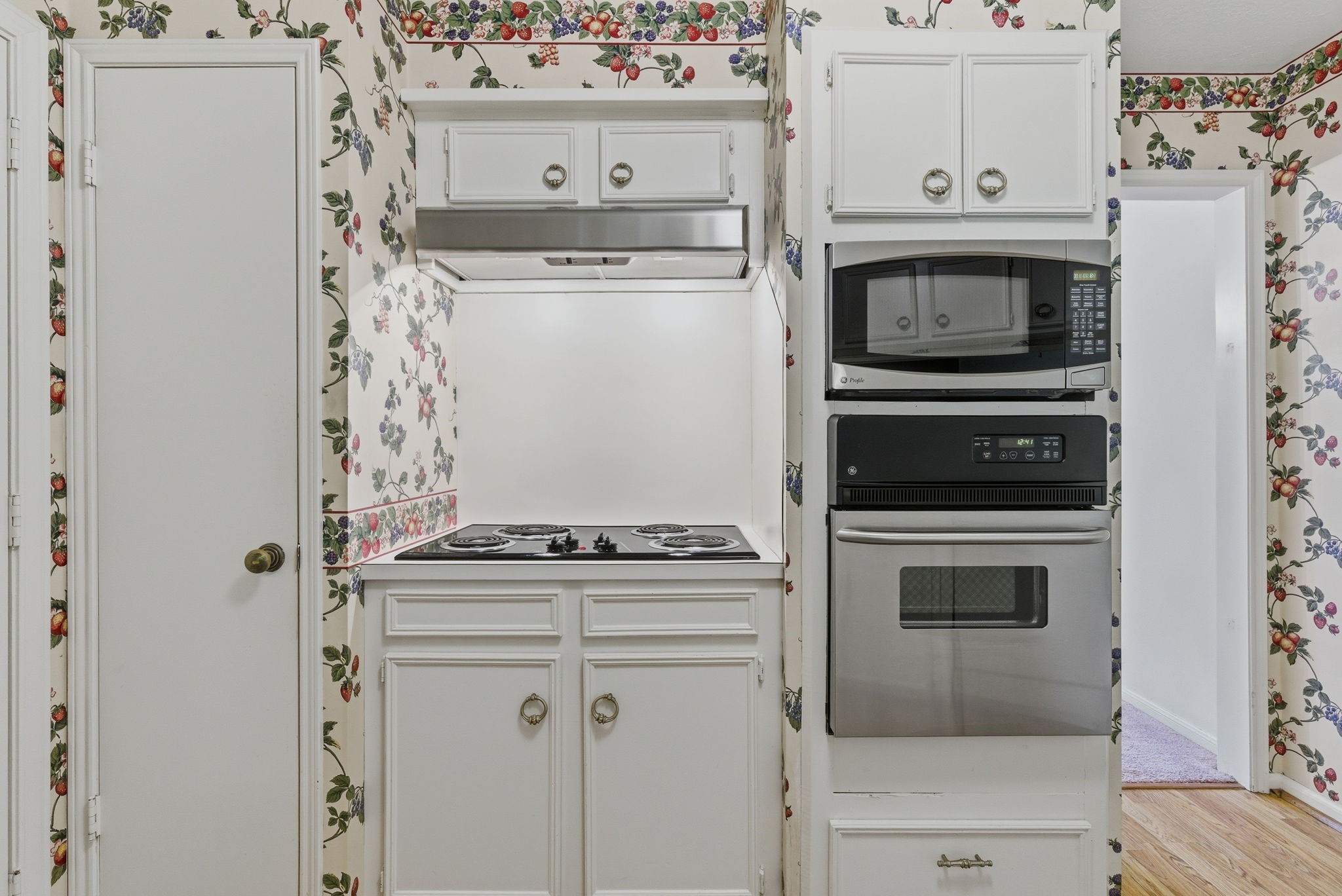26503 Hillside Drive Spring, TX 77386 - Photo 16 of 28 Stainless Appliances
