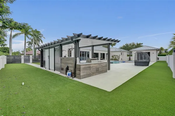 $2,700,000 | 2600 Southwest 128th Court, Miami, FL 33175