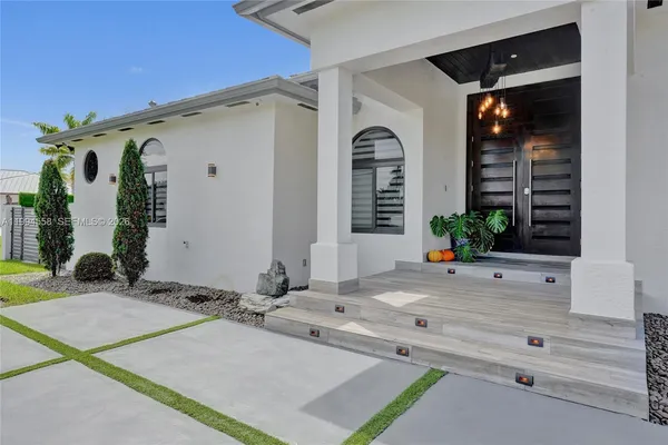 $2,700,000 | 2600 Southwest 128th Court, Miami, FL 33175