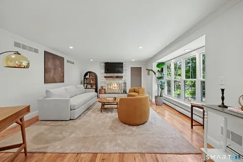 $1,199,000 | 116 Mile Common, Easton, CT 06612