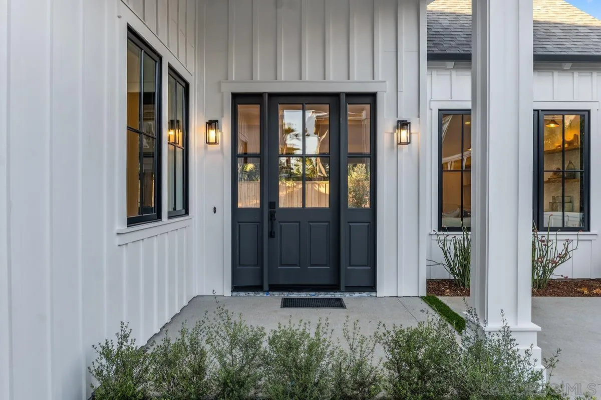 804 Hygeia Encinitas, CA 92024 - Photo 2 of 19