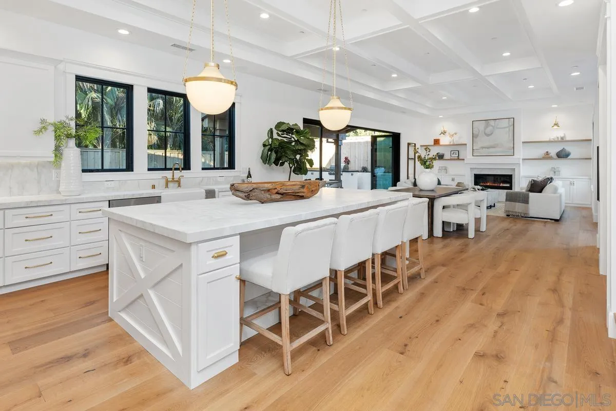 804 Hygeia Encinitas, CA 92024 - Photo 3 of 19