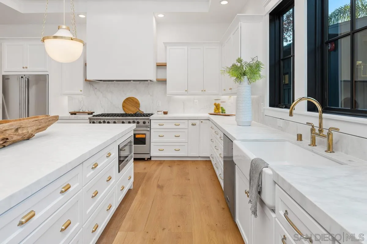 804 Hygeia Encinitas, CA 92024 - Photo 4 of 19