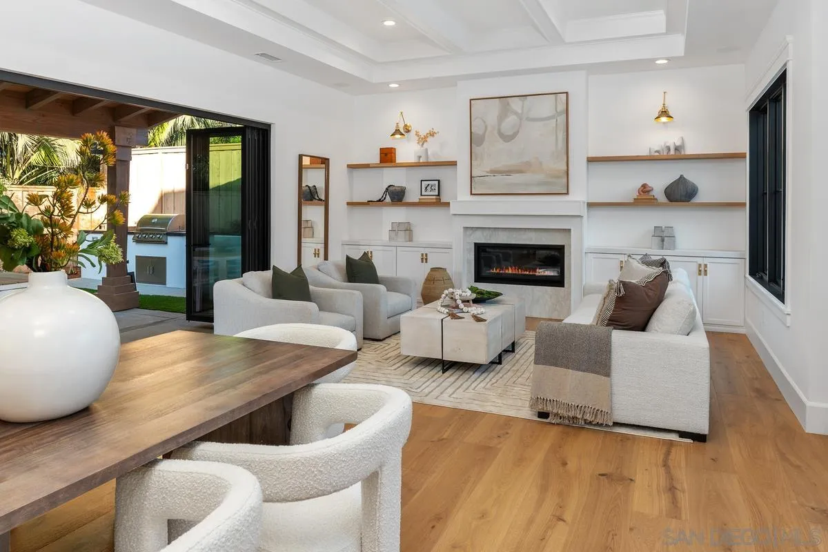 804 Hygeia Encinitas, CA 92024 - Photo 8 of 19