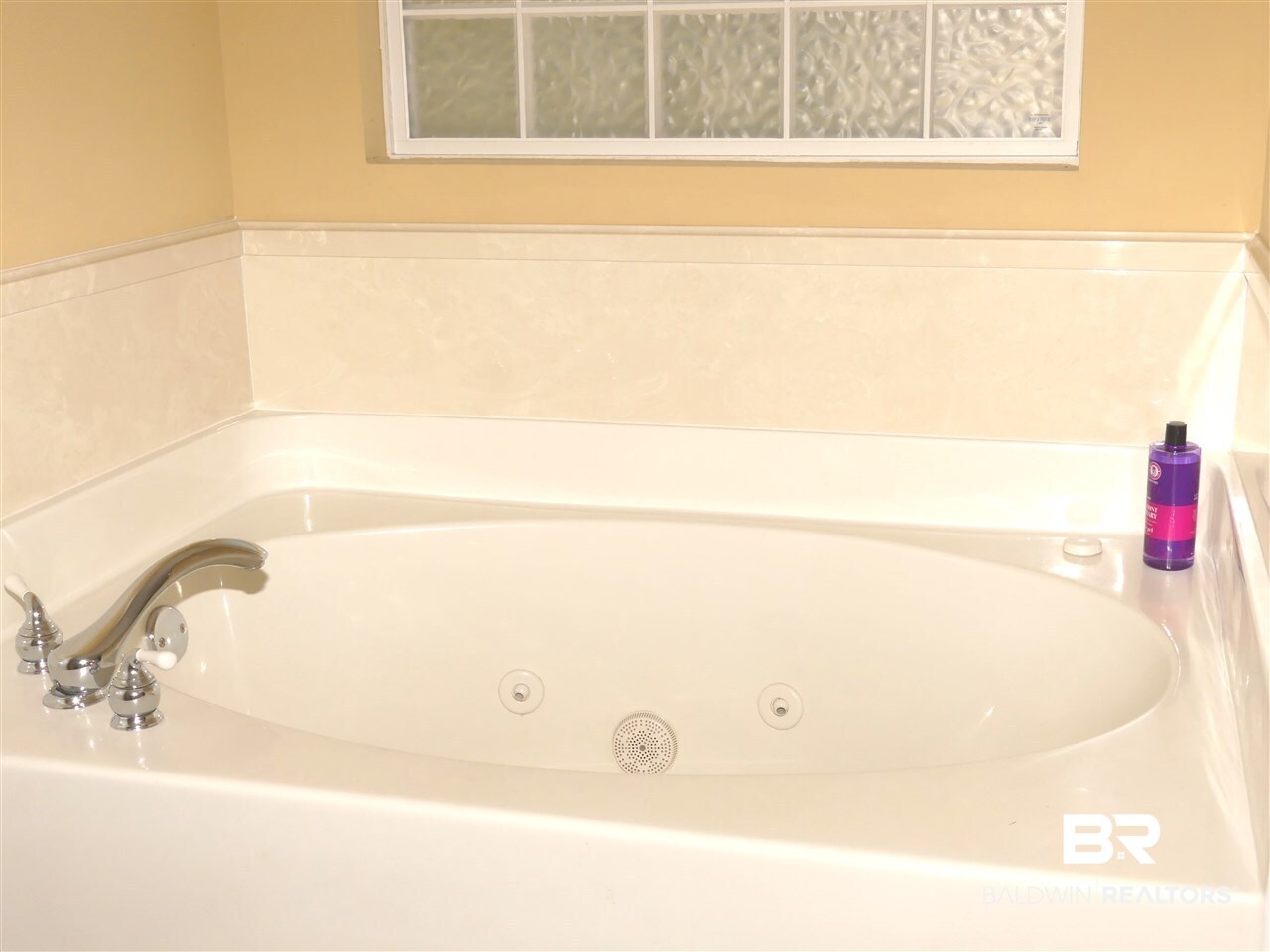 7117 Raintree Lane Gulf Shores, AL 36542 - Photo 14 of 23 Jetted Tub/ Separate Show