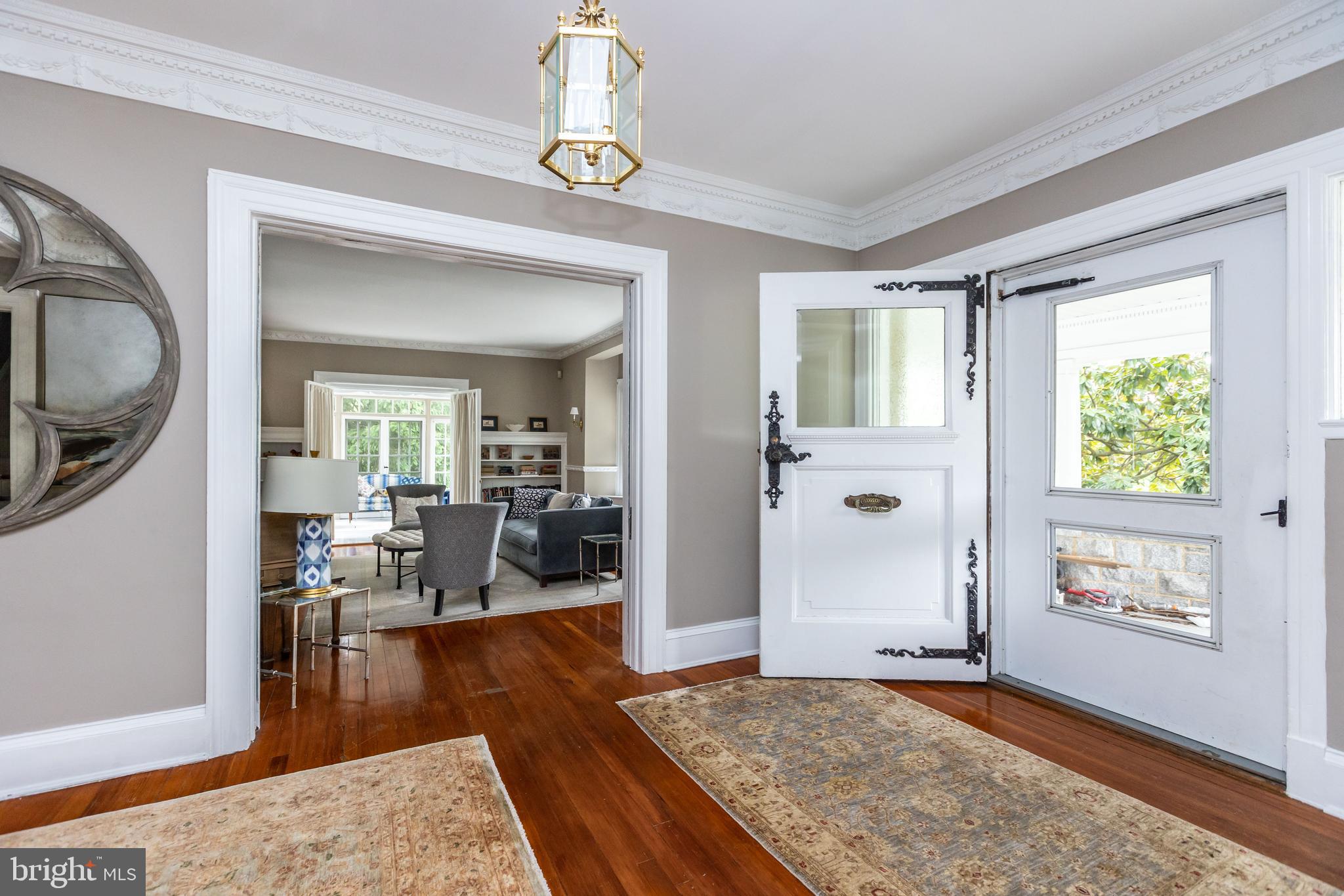 300 Woodlawn Road Baltimore, MD 21210 - Photo 2 of 76 Foyer, entry into LR