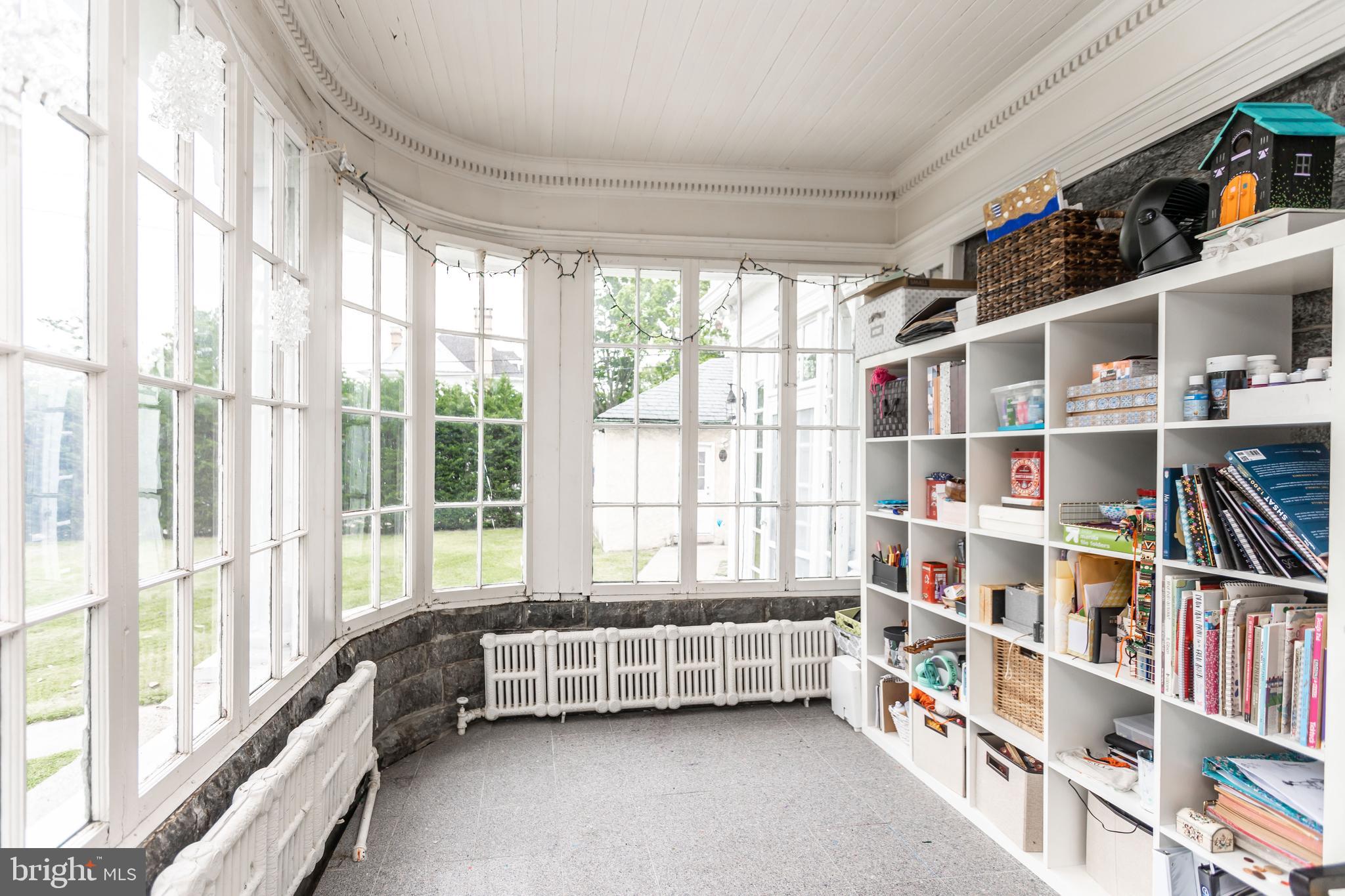 300 Woodlawn Road Baltimore, MD 21210 - Photo 21 of 76 Small sunroom off of DR