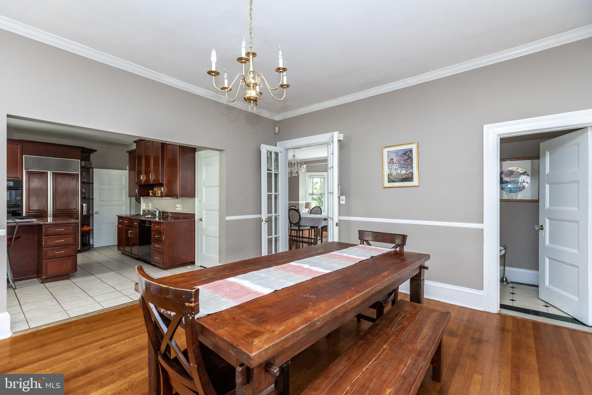 300 Woodlawn Road Baltimore, MD 21210 - Photo 31 of 76 Kitchen dining area