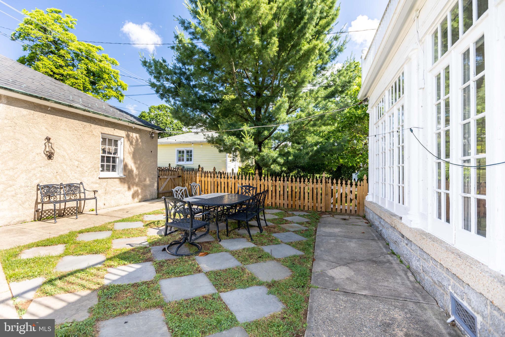 300 Woodlawn Road Baltimore, MD 21210 - Photo 70 of 76 Outdoor entertaining area