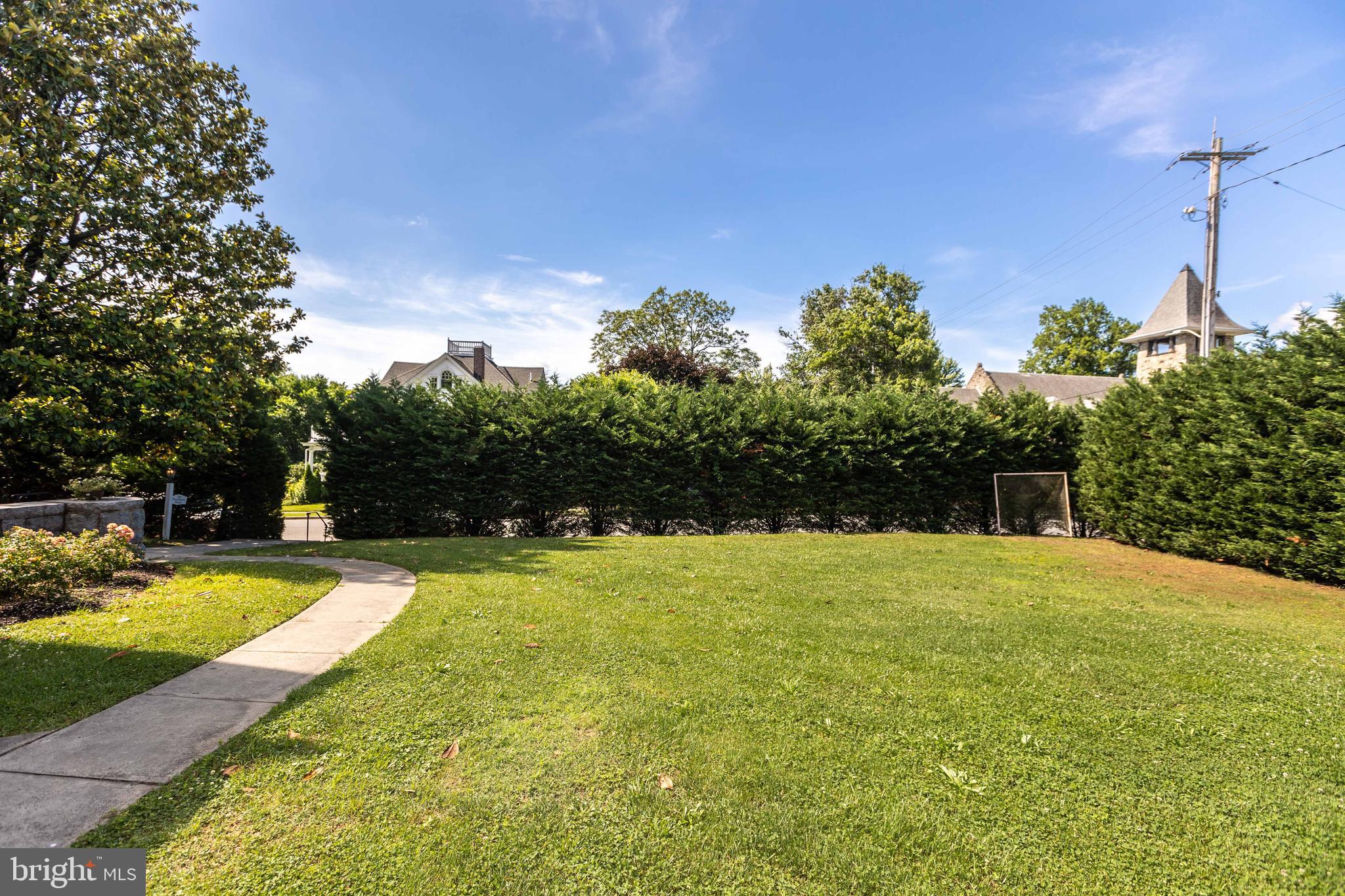 300 Woodlawn Road Baltimore, MD 21210 - Photo 72 of 76 More yard space