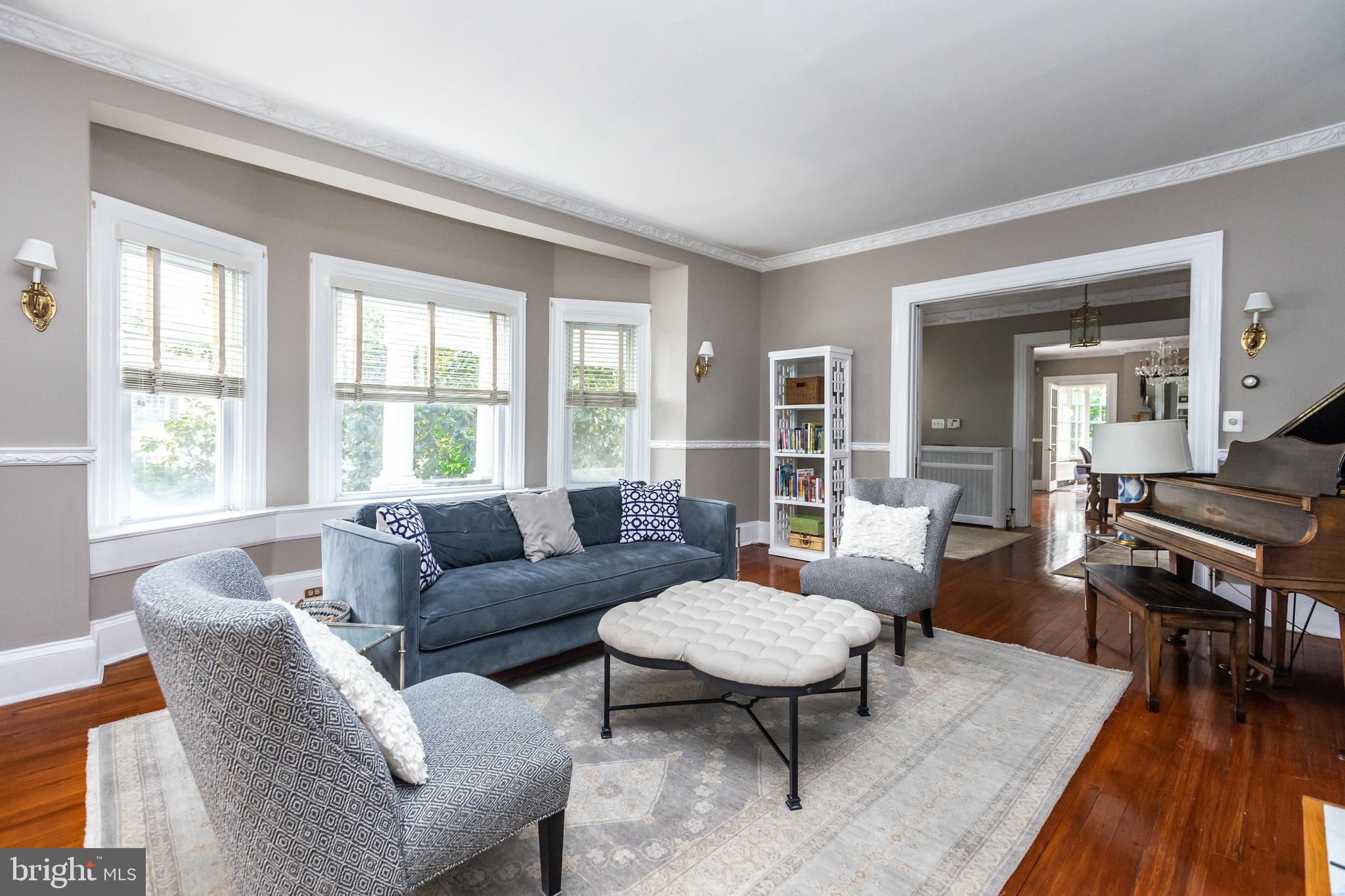 300 Woodlawn Road Baltimore, MD 21210 - Photo 10 of 76 Living room
