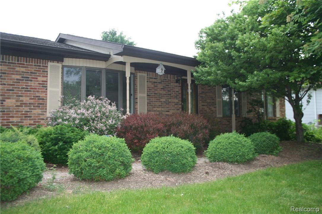 3112 Old Farm Road Flint, MI 48507 - Photo 1 of 18 IMG_5825.JPG