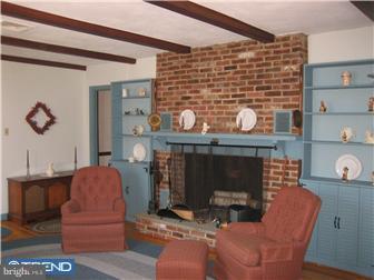 110 Villanova Road Glassboro, NJ 08028 - Photo 2 of 9 Living Room