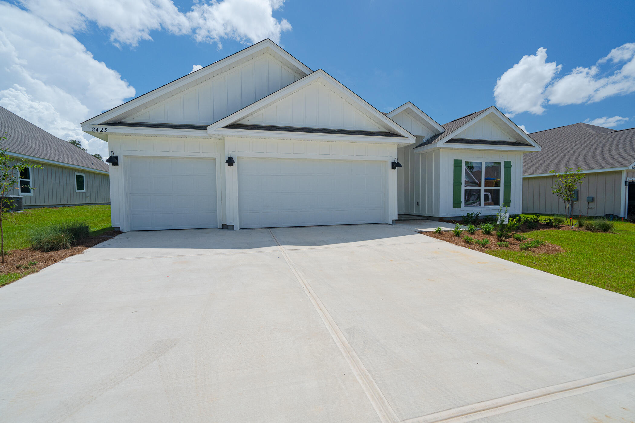 2425 Dakota Way Crestview, FL 32536 - Photo 2 of 43 Beautiful Home