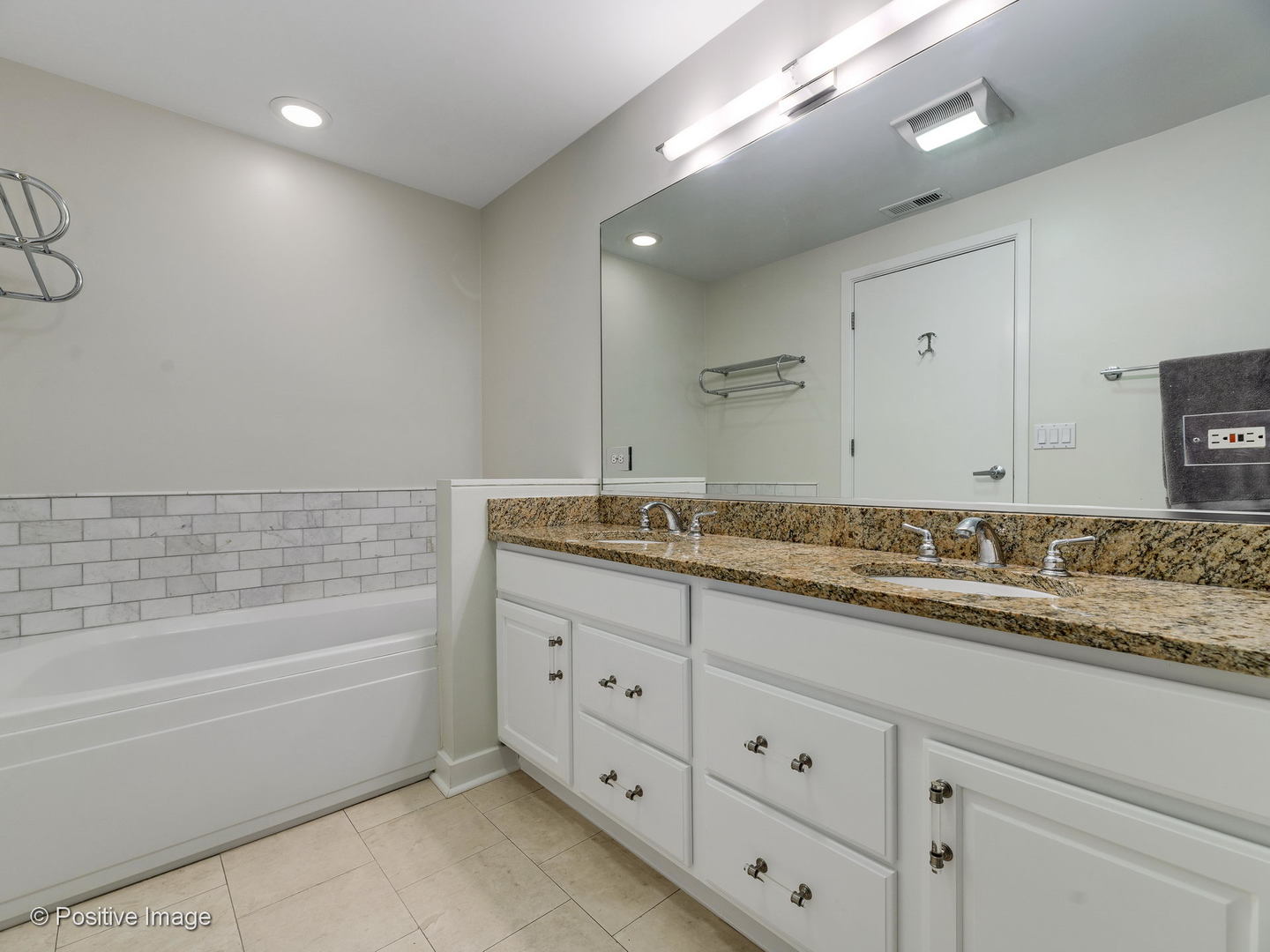 27 North Racine Avenue, Unit 422 Chicago, IL 60607 - Photo 17 of 21