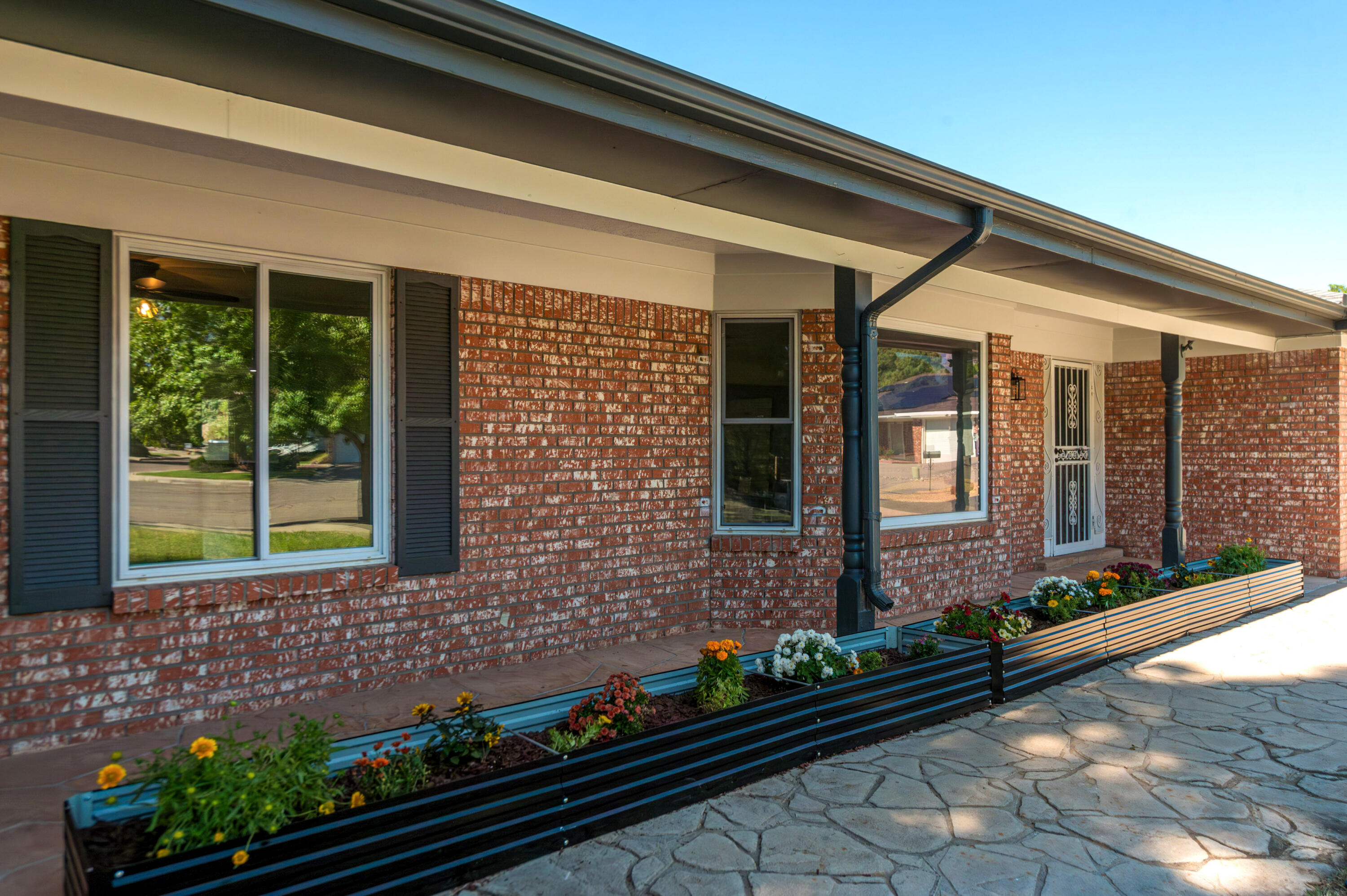 7015 Lantern Road Northeast Albuquerque, NM 87109 - Photo 4 of 44 Gallery Image 4