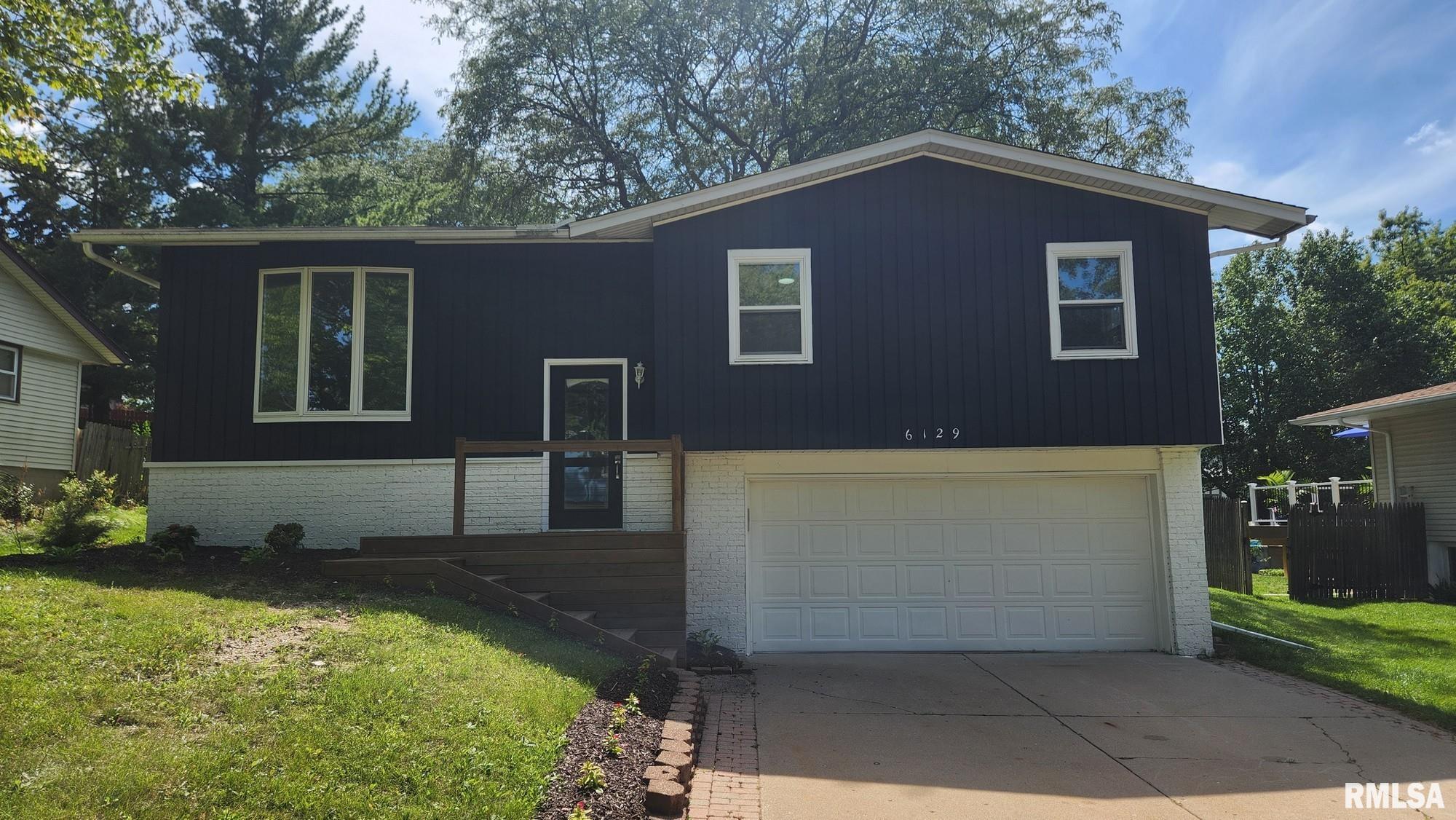 6129 North Hamilton Road Peoria, IL 61614 - Photo 1 of 45 Gallery Image 1