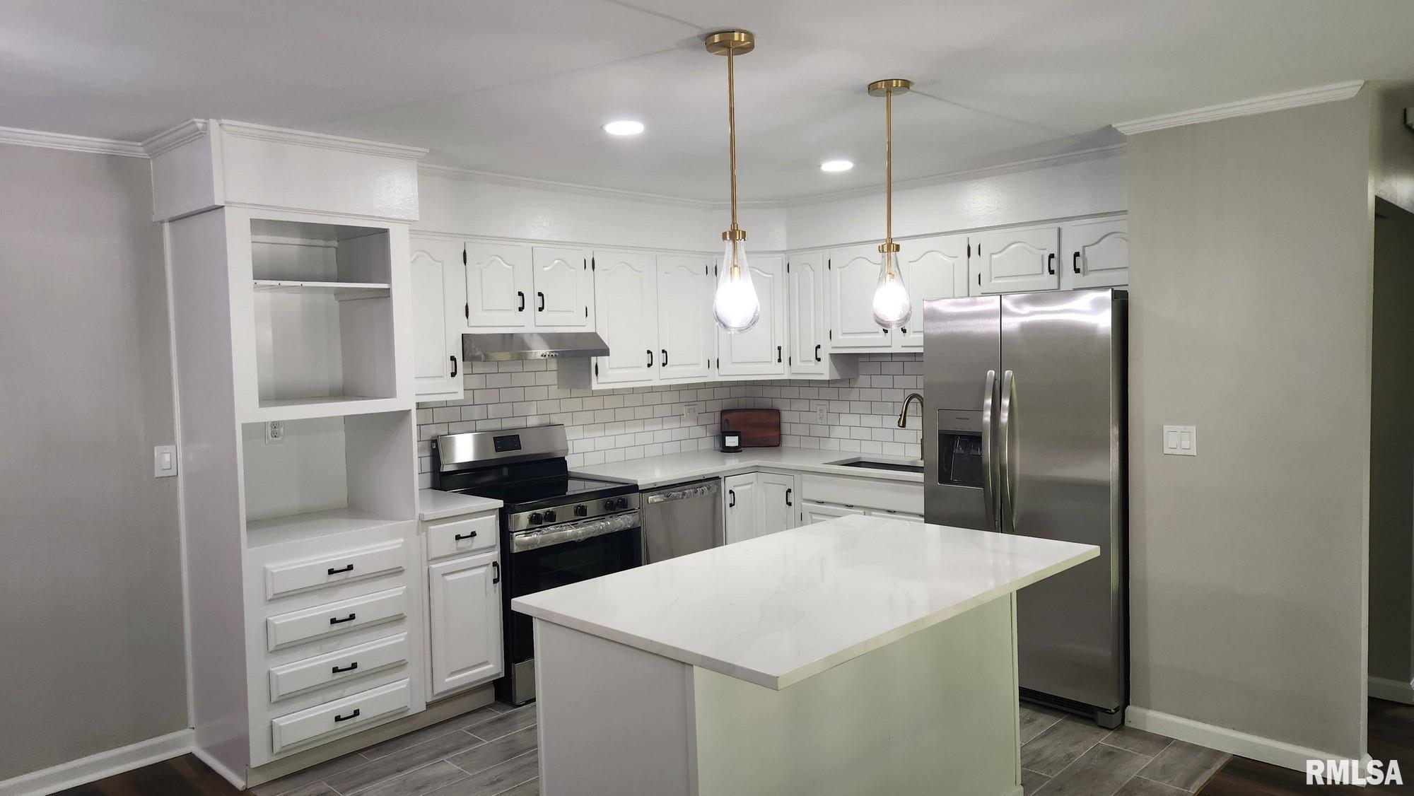6129 North Hamilton Road Peoria, IL 61614 - Photo 11 of 45 Gallery Image 11