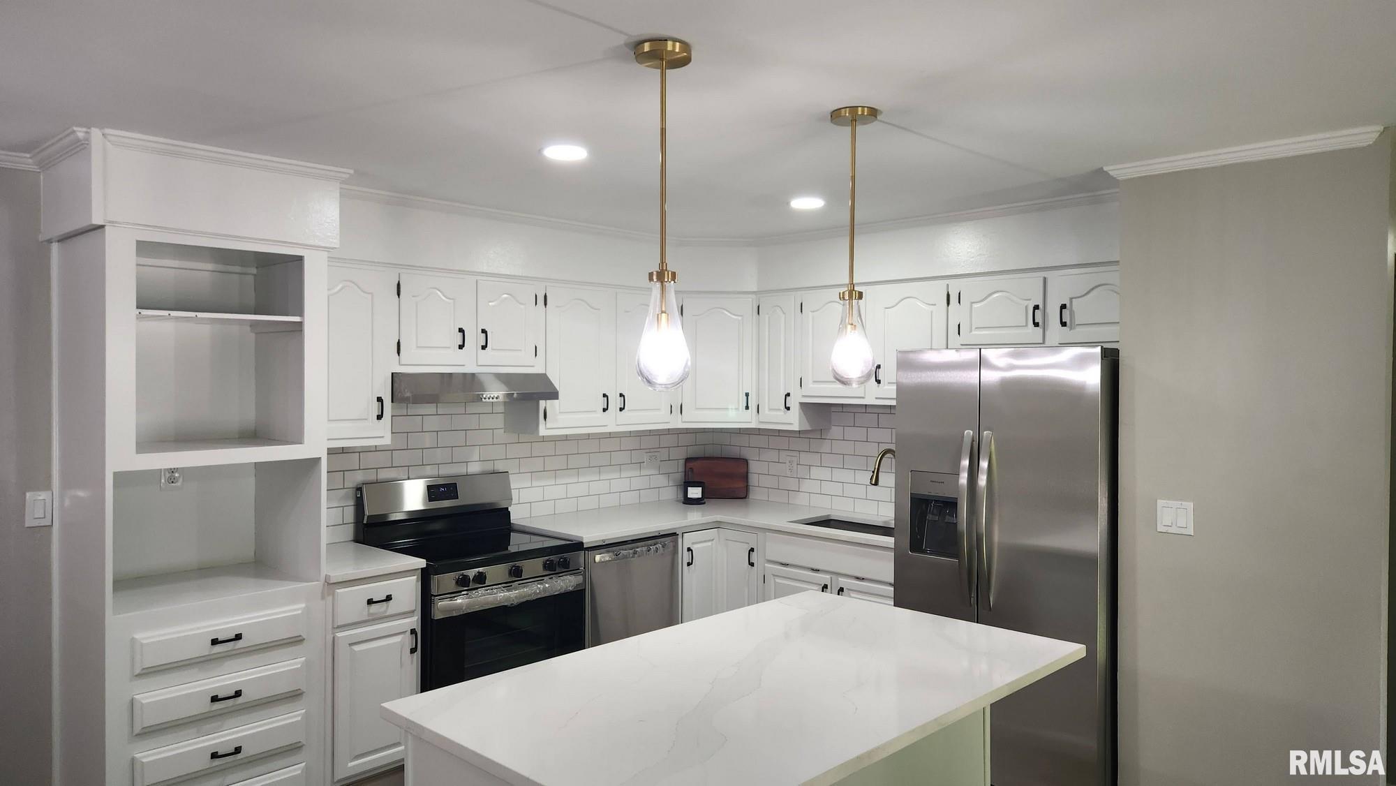 6129 North Hamilton Road Peoria, IL 61614 - Photo 13 of 45 Gallery Image 13