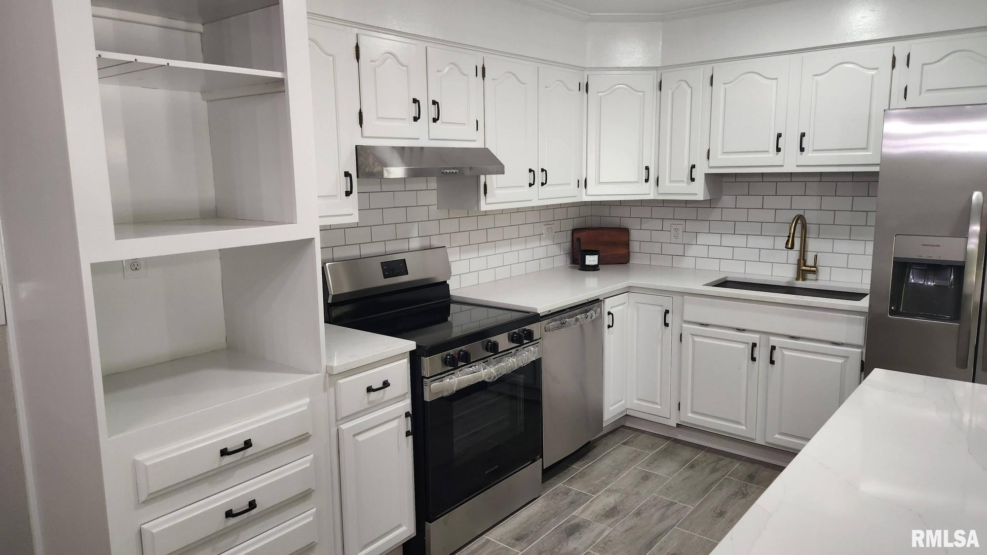 6129 North Hamilton Road Peoria, IL 61614 - Photo 10 of 45 Gallery Image 10