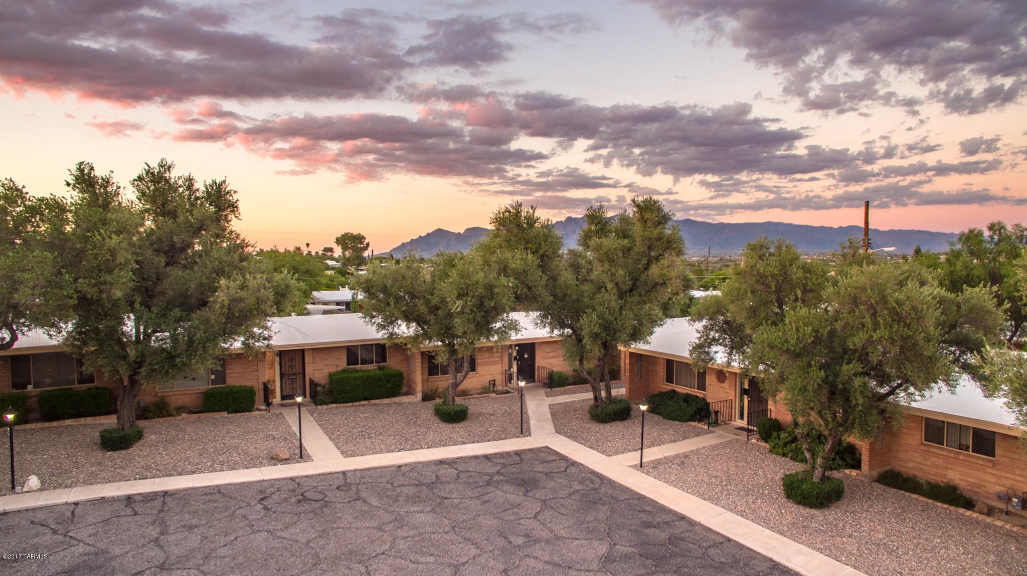 1946 West Anklam Road Tucson, AZ 85745 - Photo 7 of 40 Gallery Image 7