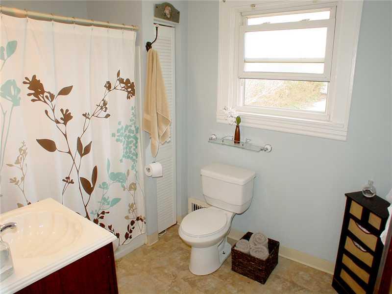 235 Friday Road Pittsburgh, PA 15209 - Photo 13 of 25 Full Bath.