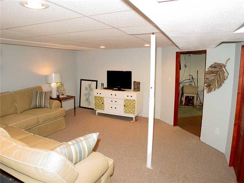 235 Friday Road Pittsburgh, PA 15209 - Photo 17 of 25 Den/Family/Great Room.