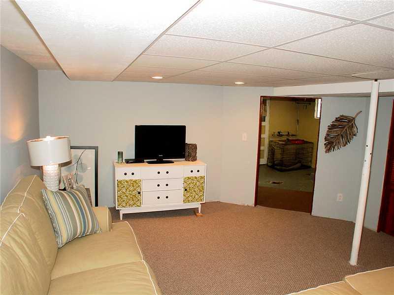 235 Friday Road Pittsburgh, PA 15209 - Photo 18 of 25 Den/Family/Great Room.