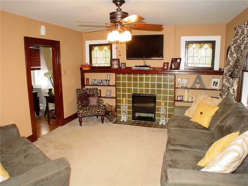 235 Friday Road Pittsburgh, PA 15209 - Photo 3 of 25 Living Room.