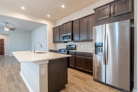 $355,900 | 222 Crest Edge Street, Montgomery, TX 77316