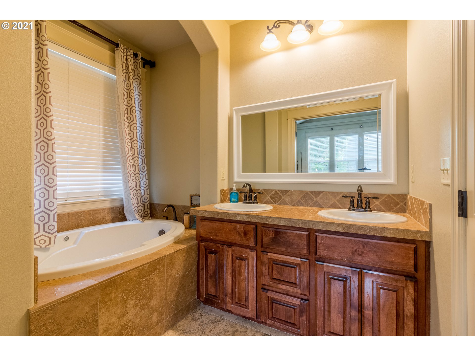 1293 Cooley Road Woodburn, OR 97071 - Photo 13 of 14 Gallery Image 13
